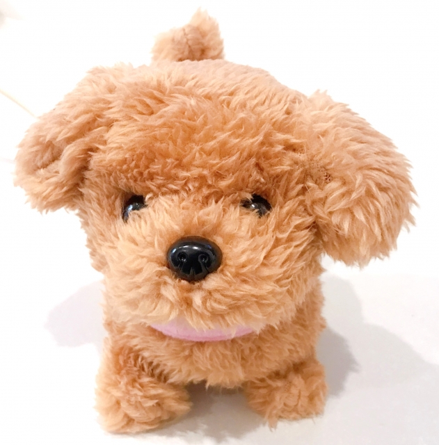 ふわふわのかわいい子犬のぬいぐるみ